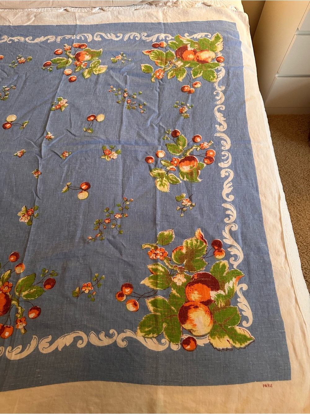 French Vintage Apple Tablecloth!  Perfect! - Picture 7 of 8